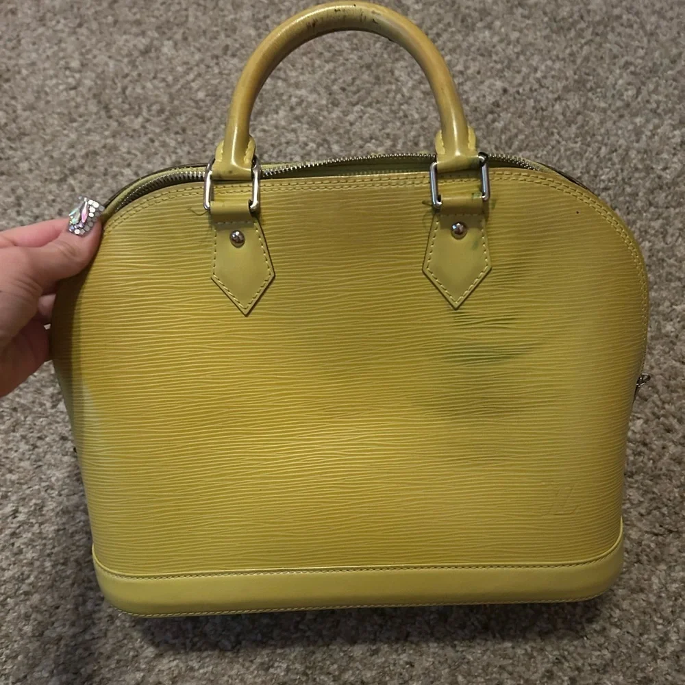 Yellow Authentic Lv Women's Handbag - Picture 4 of 13